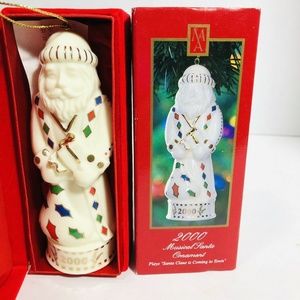 FINAL PRICE Ornament Plays Santa Claus is Coming